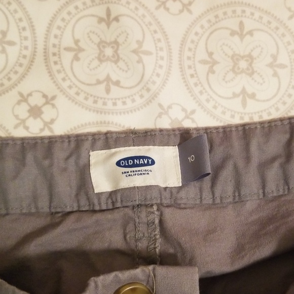 Shorts - Picture 2 of 3